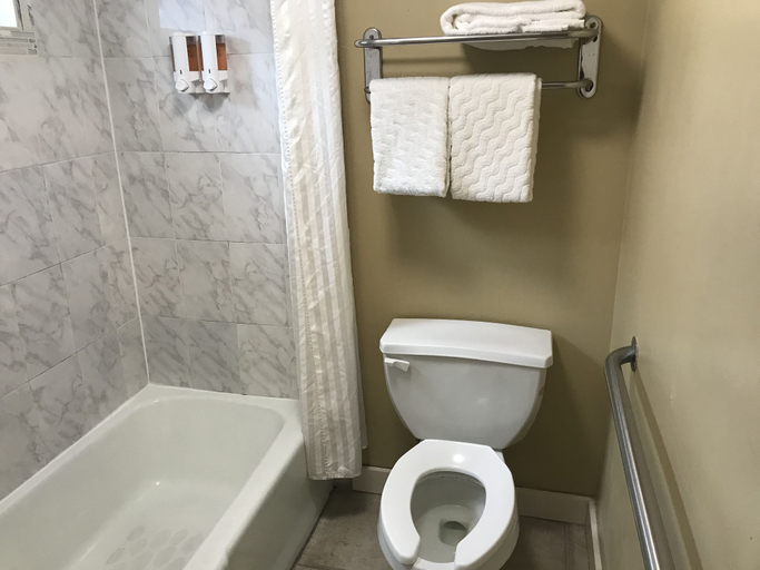 Bathroom 4, Immokalee Inn, Collier
