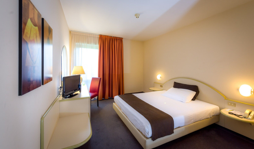 Bedroom 3, Hotel Des Alpes, Torino