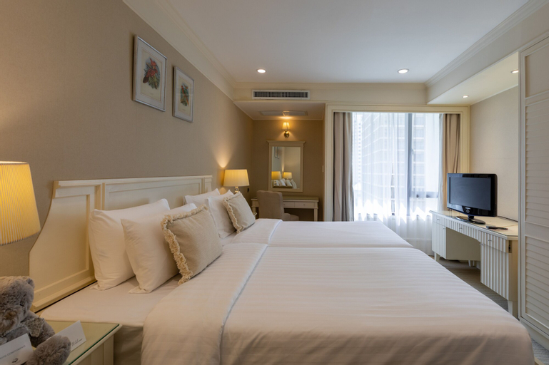 Bedroom 2, Cape House Langsuan Hotel, Pathum Wan