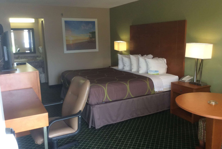 Bedroom 3, Days Inn by Wyndham Donalsonville, Seminole