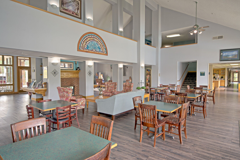 Food & Drinks 5, All Season Suites, Sevier