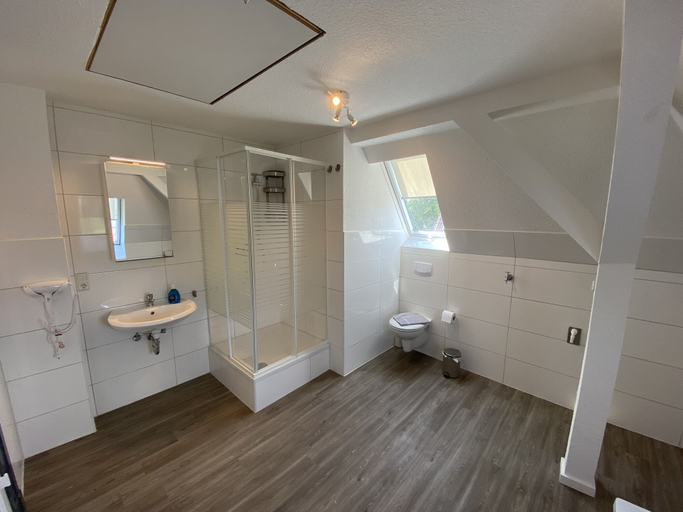 Bathroom 3, Villa Rysum, Aurich