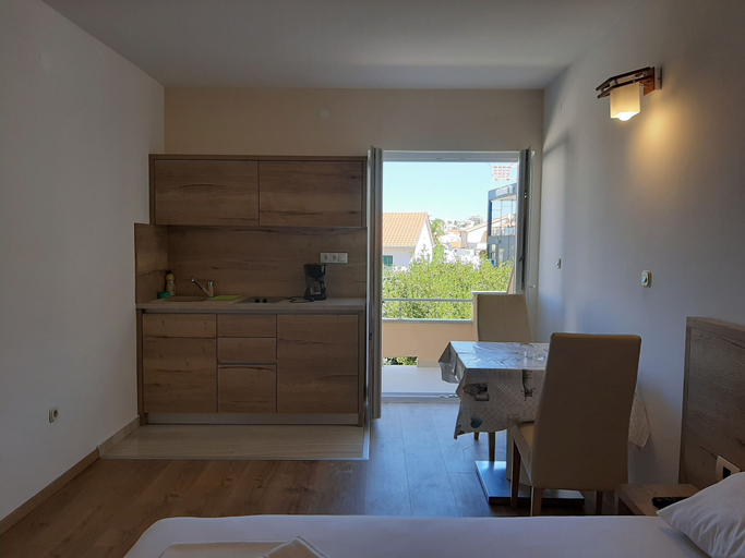 Others 5, Apartments EDO, Novalja