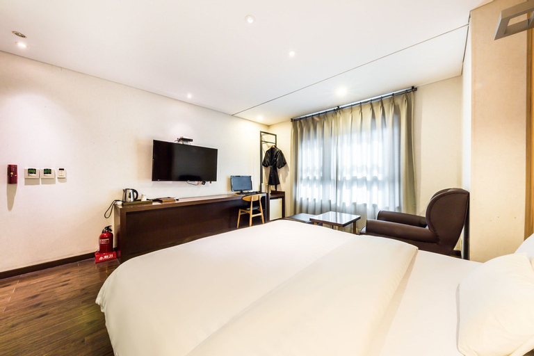 Bedroom 15