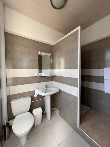 Bathroom 5, Hôtel De Champagne, Haute-Marne