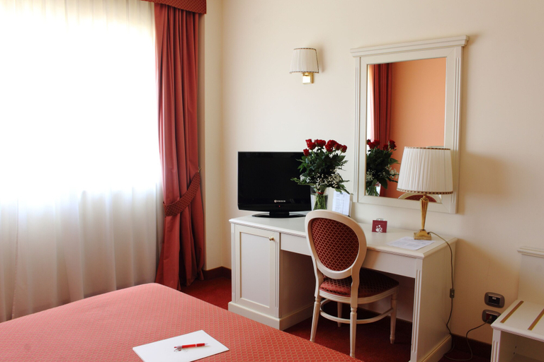 Bedroom 2, Semiramide Palace Hotel, Bari