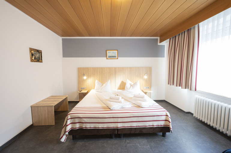 Bedroom 14