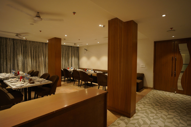 Food & Drinks 4, Hotel Mumbai House Express, Udaipur