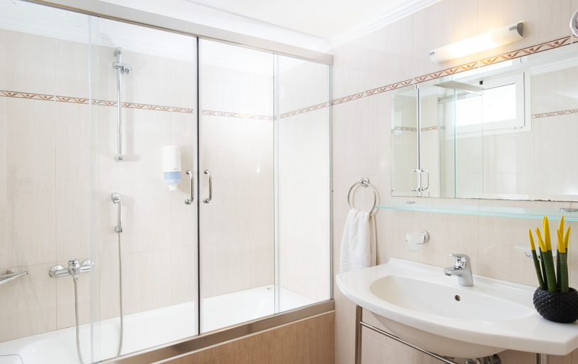 Bathroom 4, Pantheon City Hotel, Peloponnese