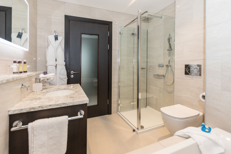 Bathroom 3, Grand Central Hotel Belfast, Belfast
