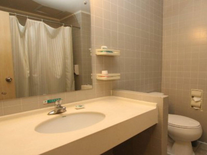 Bathroom 3, Jinjiang Inn Wuhan Wujiashan Development District Branch, Wuhan