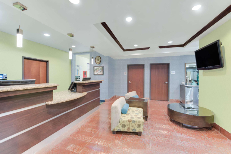 Public Area, Super 8 by Wyndham Cotulla TX, La Salle