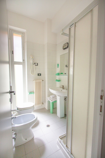 Bathroom 3, Hotel La Torretta Bramante, Rimini