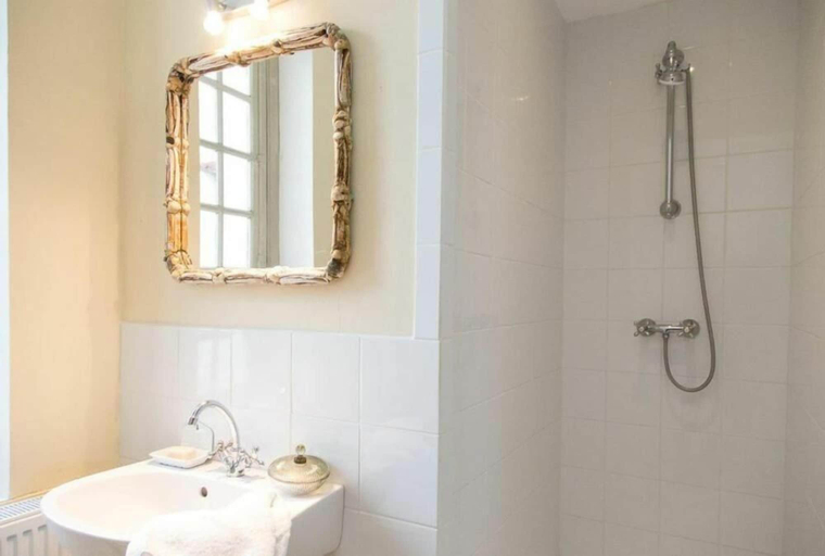 Bathroom 3, Les Jardins Haute Couture, Indre-et-Loire