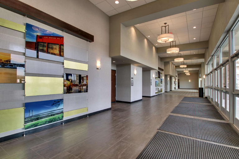 Public Area 2, Drury Plaza Hotel Cape Girardeau Conference Center, Cape Girardeau