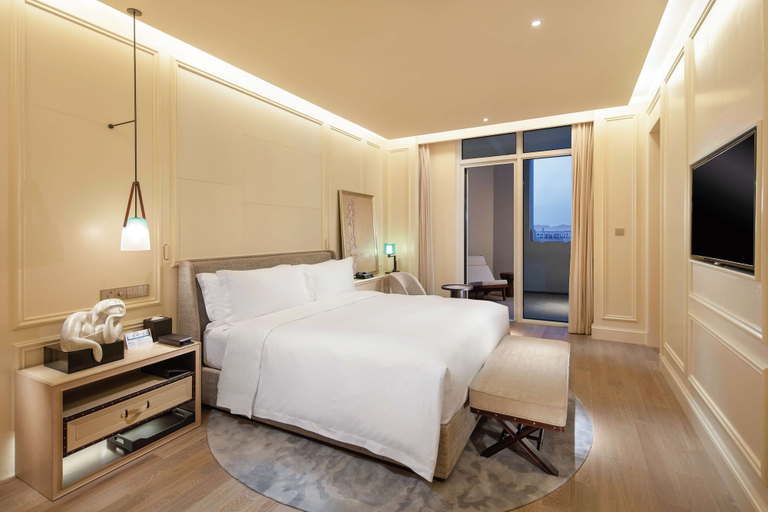 Bedroom 3, Hilton Dalian Golden Pebble Beach Resort, Dalian
