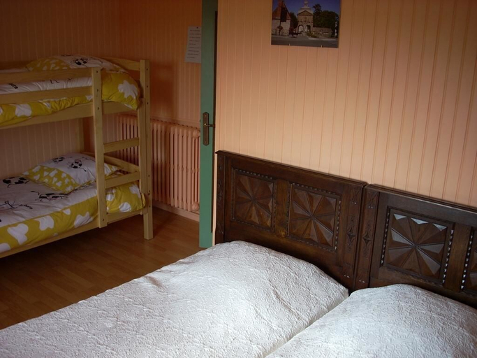 Bedroom 4, Au Pied du Cognelot, Haute-Marne
