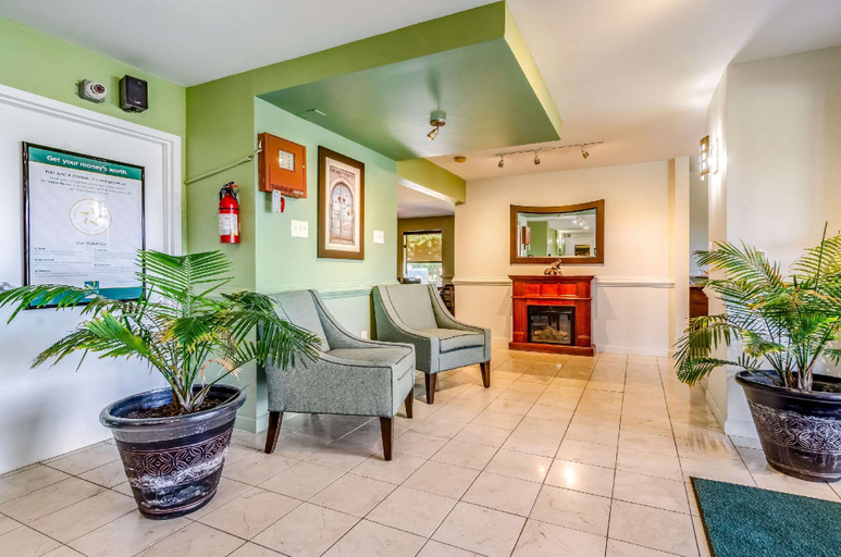 Public Area 2, Quality Inn & Suites Creedmoor - Butner, Granville