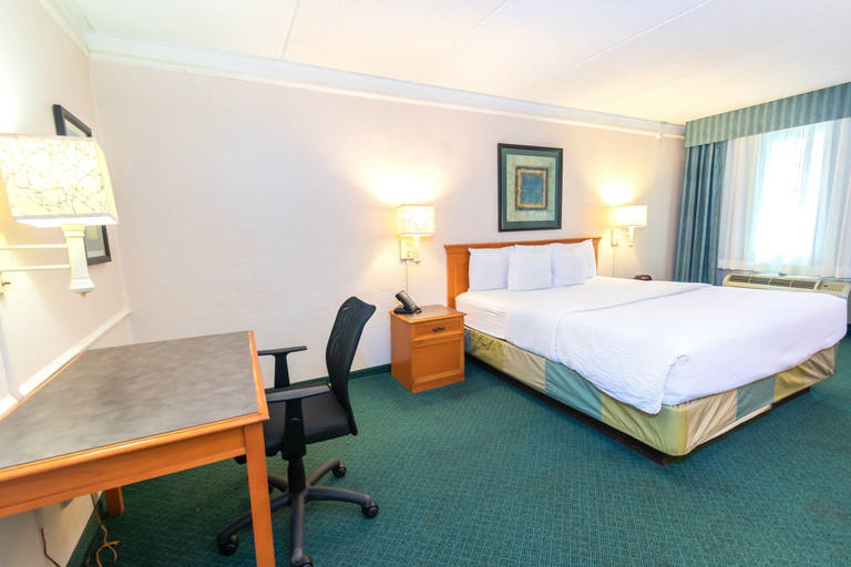 Bedroom 3, La Quinta Inn by Wyndham Clute Lake Jackson, Brazoria