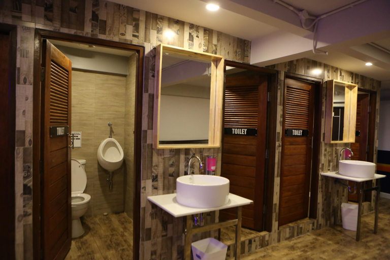 Bathroom 5, Balcony Party Hostel Ao Nang Beachfront Adult Only, Mueang Krabi
