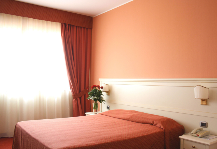 Bedroom 4, Semiramide Palace Hotel, Bari