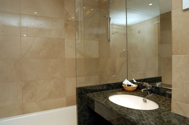 Bathroom 5, Canyelles Platja, Girona