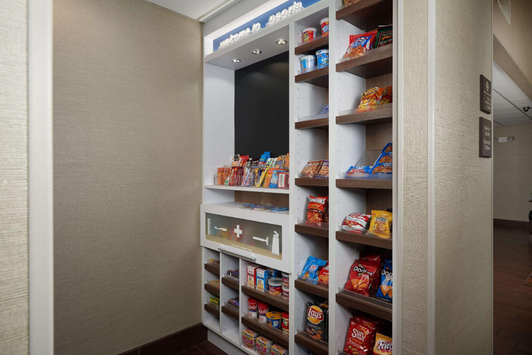 Food & Drinks 5, Hampton Inn Glendale-Peoria, Maricopa