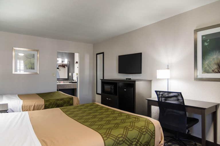 Bedroom 3, Econo Lodge Russellville, Pope