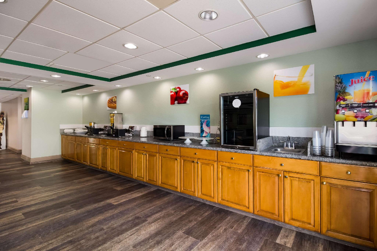Food & Drinks 4, Quality Inn & Suites North Myrtle Beach, Horry