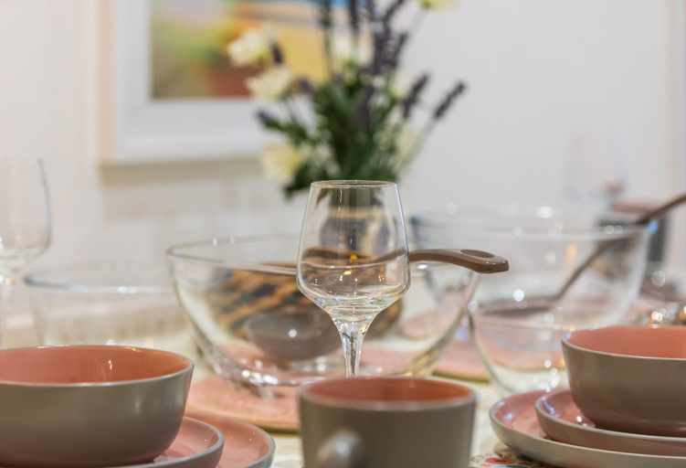 Food & Drinks, Seafront Apartment Private Garden & Free Parking, West Sussex