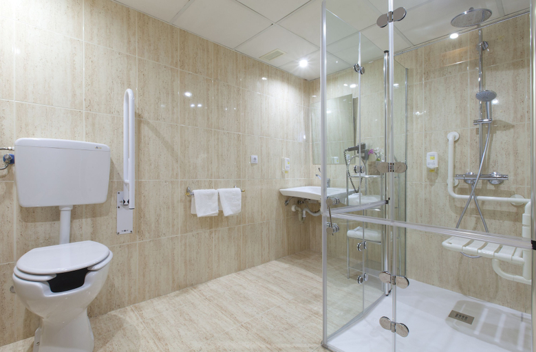 Bathroom 4, Spirit Hotel Ciudad de Burgos, Burgos