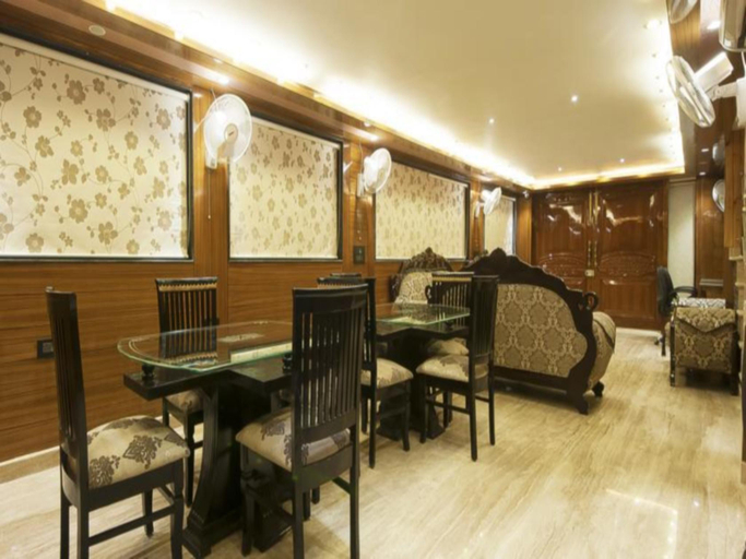 Bedroom, Hotel Wood Castle Grand , Delhi