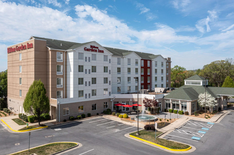 Exterior & Views 1, Hilton Garden Inn Winchester, Winchester