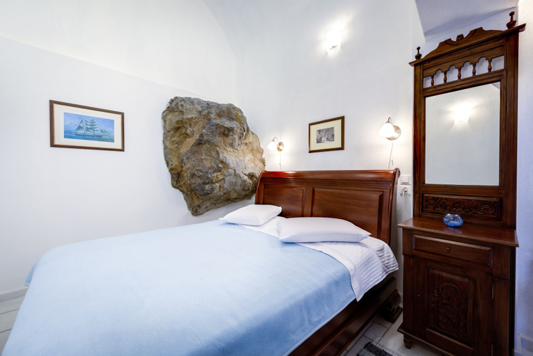 Bedroom 4, Chelidonia Traditional Villas, South Aegean