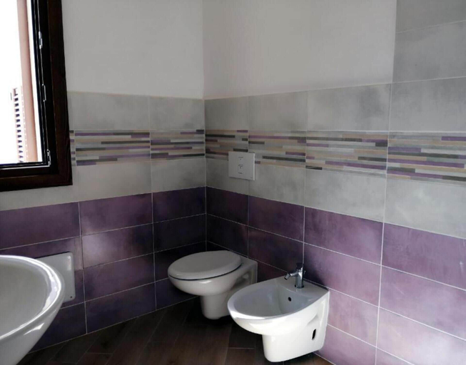 Others 2, Apartment Sleeps 4 With Free Parking, Olbia-Tempio
