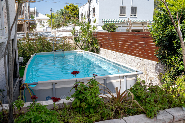 Sport & Beauty 5, Spacious 4BD House w Pool in Hezliya
