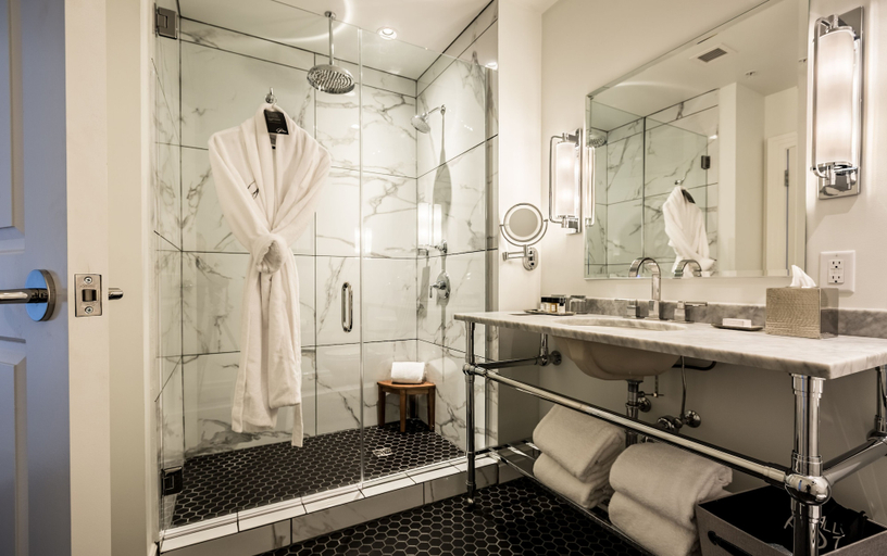 Bathroom 3, Hotel Goodwin, Rock