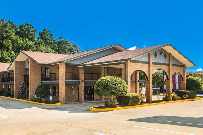 Others 5, Americas Best Value Inn Stockbridge, Henry