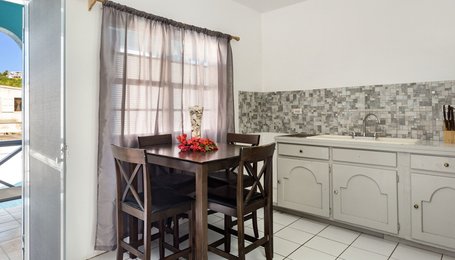 Others 5, Edwards Guesthouse