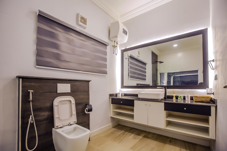 Bathroom, Triple 9 Apartments, Pool & Spa, AbujaMun