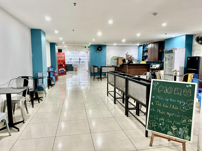 Food & Drinks 2, The Jade Hotel, Tân Bình