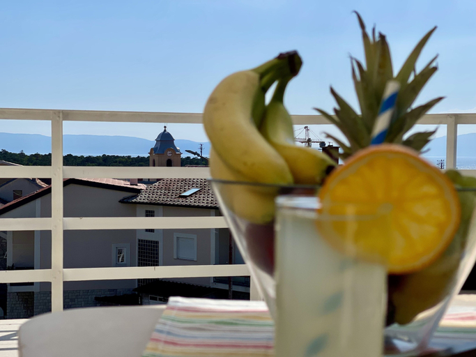 Food & Drinks 4, Apartment Reful, Kraljevica