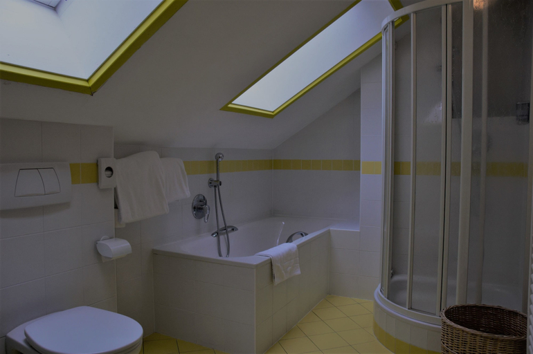 Bathroom 5, Parkhotel Sole Paradiso, Bolzano