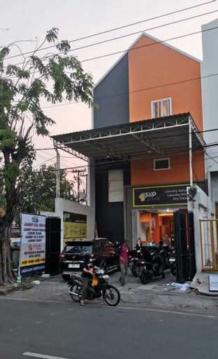 Exterior & Views 1, Autumn Living Hotel, Surabaya