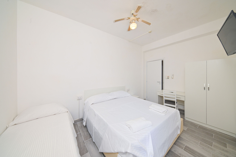 Bedroom 2, Hotel Villa Diana, Napoli