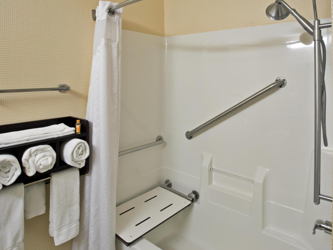 Bathroom 3, AmericInn by Wyndham Frankfort IN, Clinton