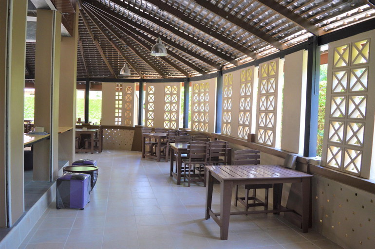 Food & Drinks, B Square Hotel at Khanom, Khanom