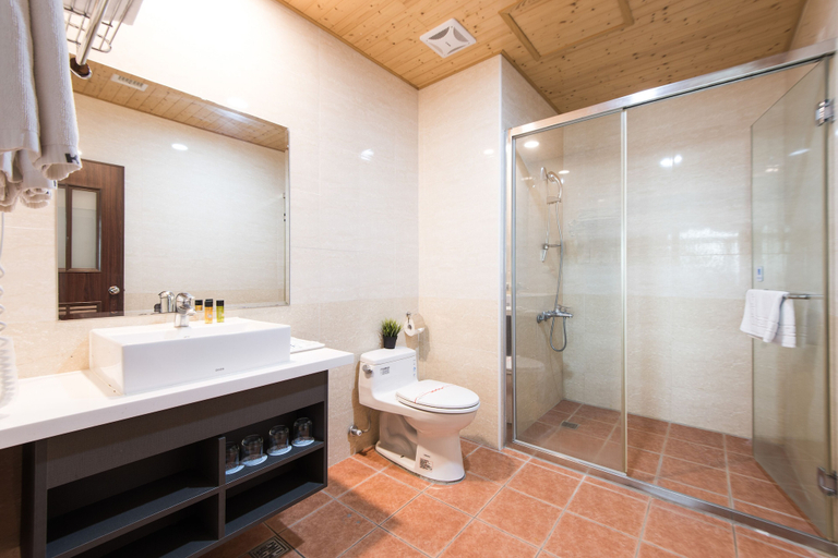 Bathroom 4, Kenting Kaiying Hotel, Pingtung