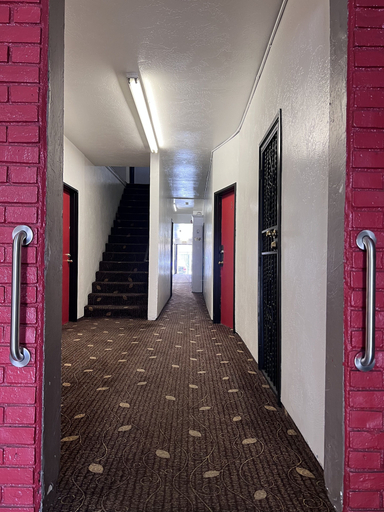 Others 5, Miller Hotel, Los Angeles