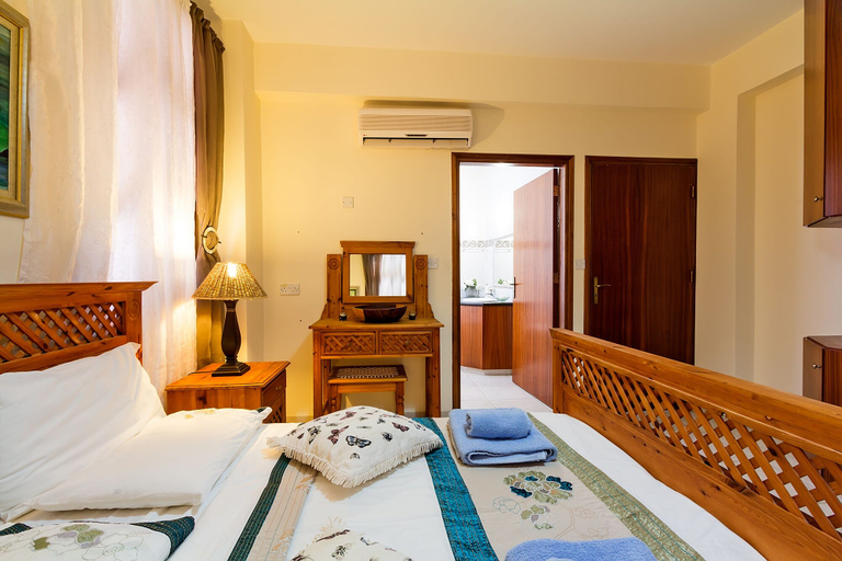 Room 5, Irene Villa
